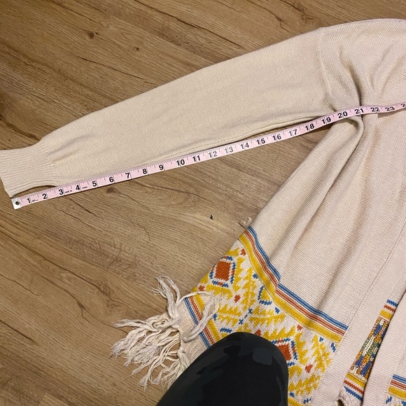 Cream Hooded Cardigan with Fringe and Pattern - Picture 15 of 17